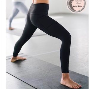 ZYIA black light-in-tight legging 7/8 high rise